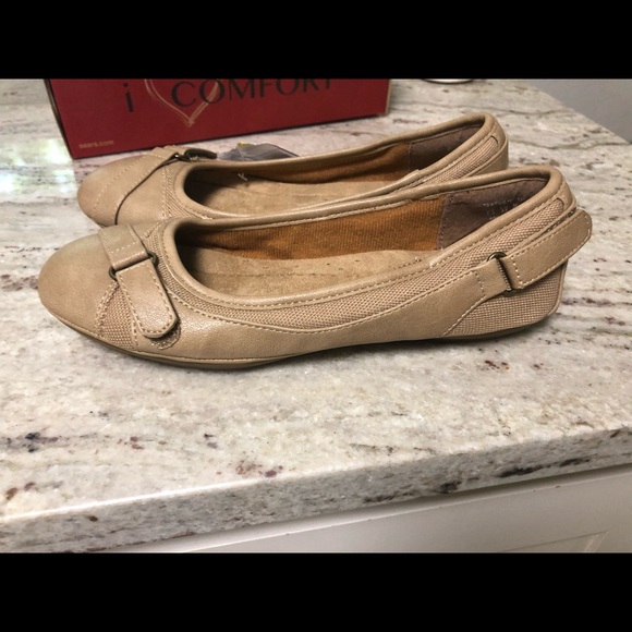 I ❤️ Comfort NIB Flats - Picture 1 of 9